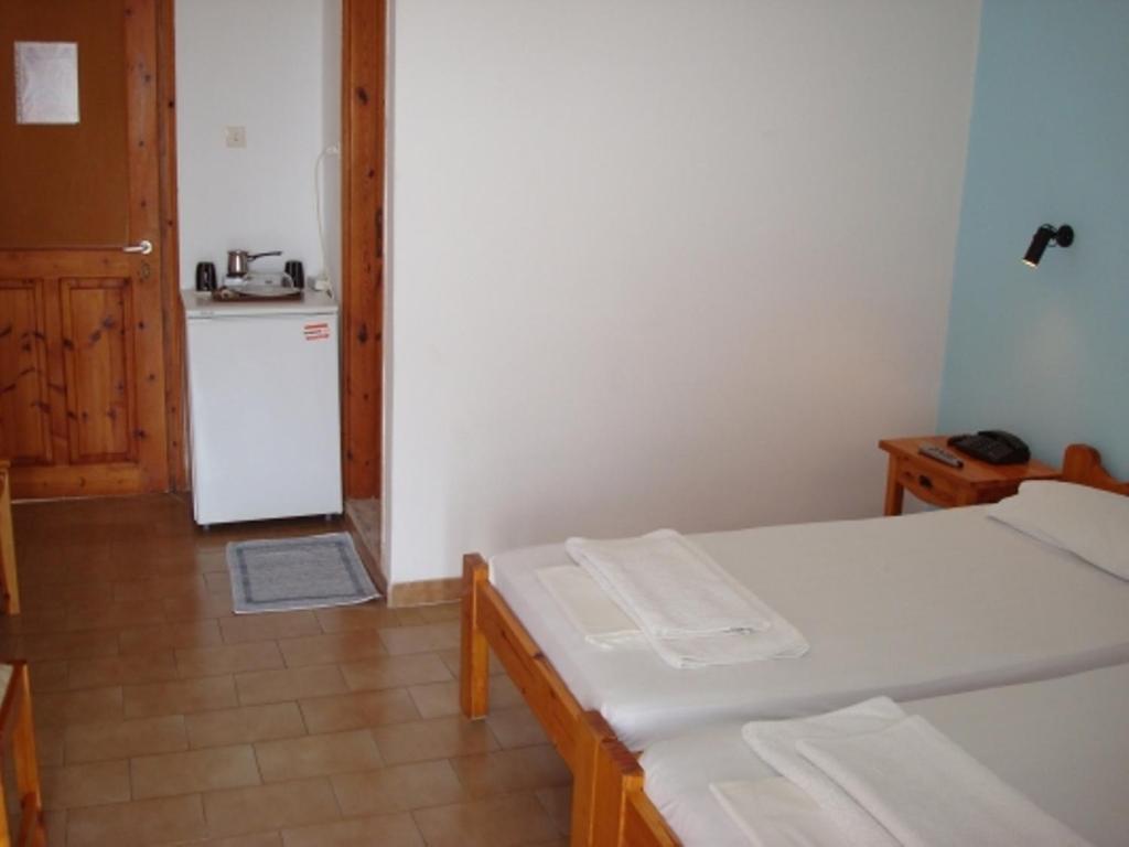 Ethra Hotel Patitiri  Room photo